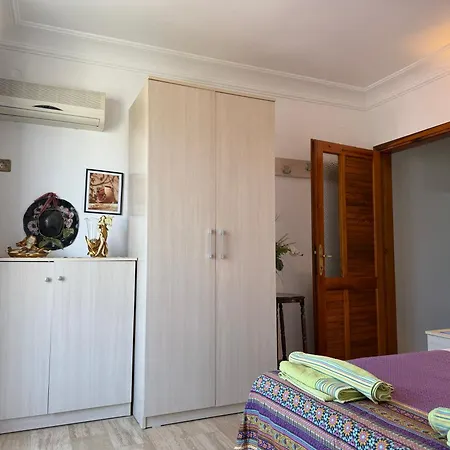 Duplex House On The Castle Road With A Seaview Holiday home