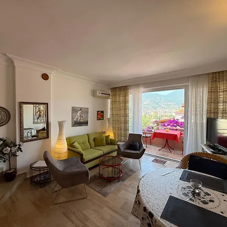 Duplex House On The Castle Road With A Seaview Semesterbostad