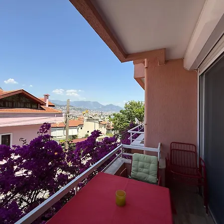 Semesterbostad Duplex House On The Castle Road With A Seaview *
