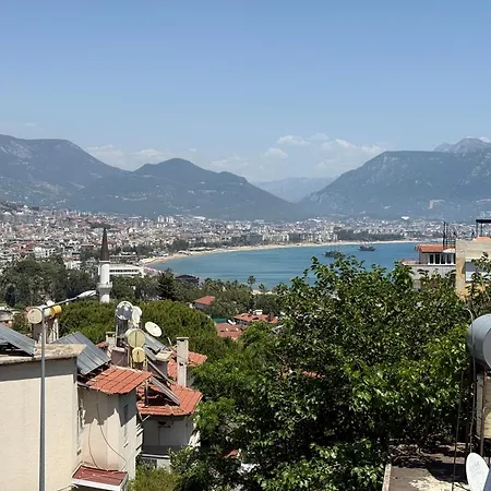 Vakantiehuis Duplex House On The Castle Road With A Seaview Alanya